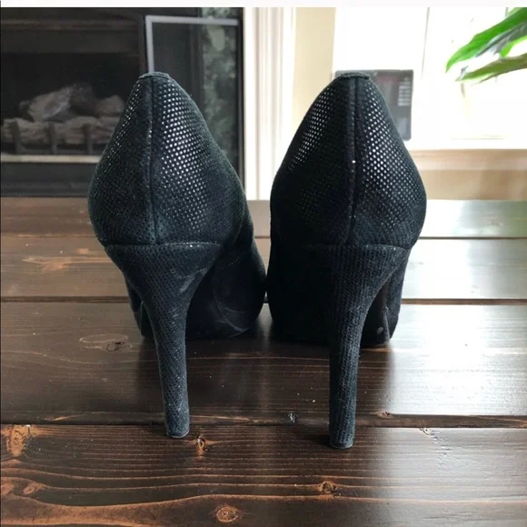 Calvin Klein Onyx Suede heels - Picture 5 of 8